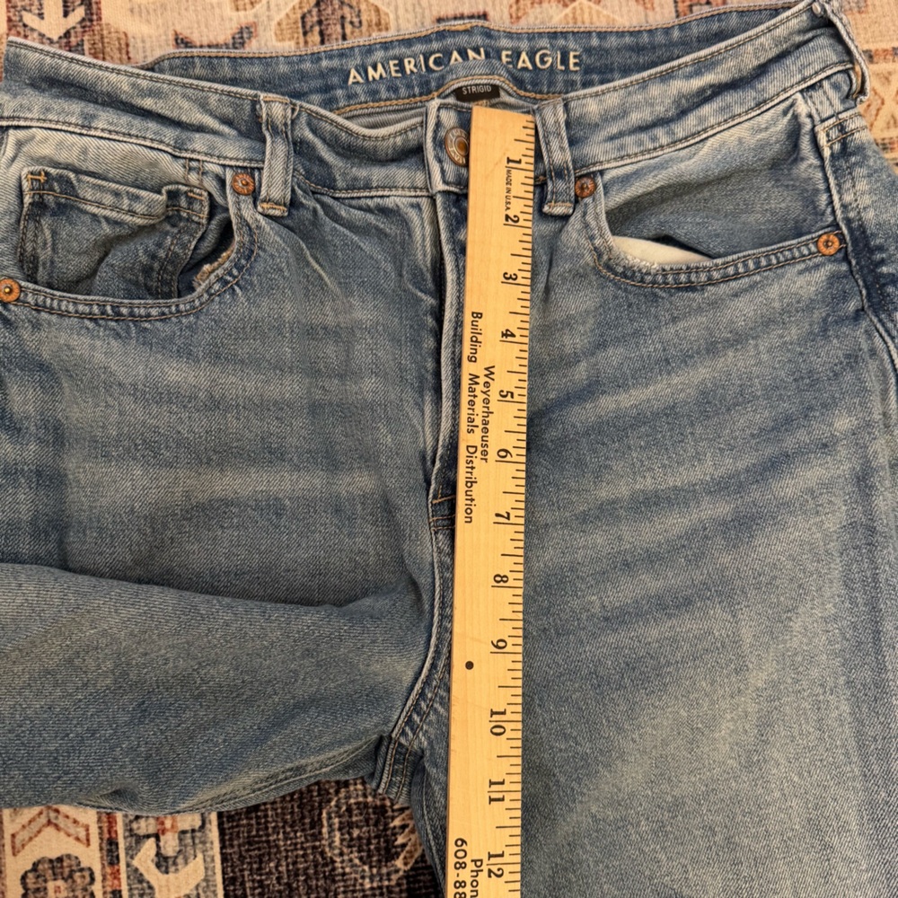 American Eagle Strigid Mom Jeans Distressed High-Waisted Women’s Size 8 Short - Picture 14 of 15